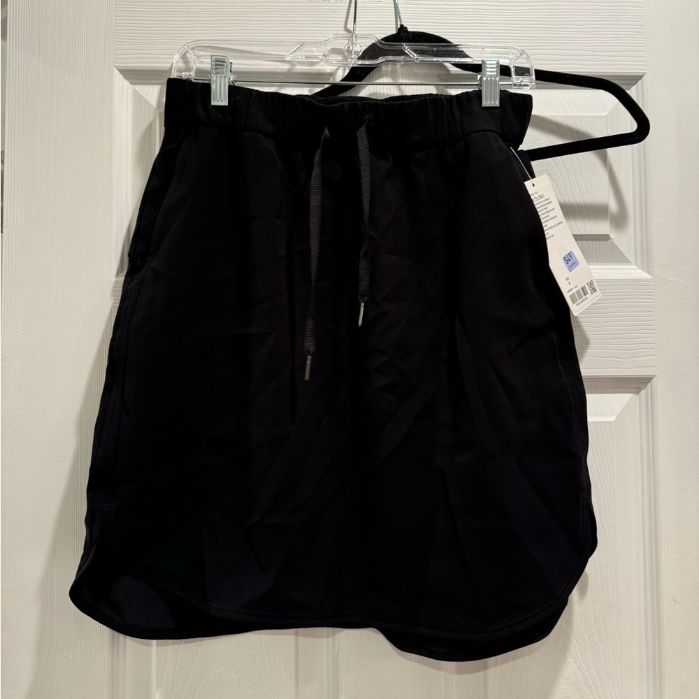 Lululemon On The Fly Skirt, size 8, NWT